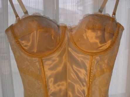 ♪⑧艶々純白サテンにお花刺繍レースのビスチェスリップB85♪