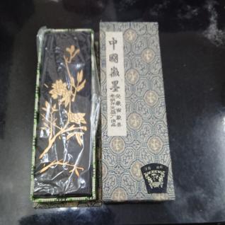 □未使用 中国墨 古墨 鐵齋翁寶墨 徽歙老胡開文製古法油煙 中国徽墨