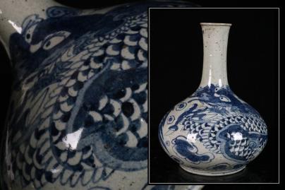縁】朝鮮美術 古李朝 龍文染付徳利 時代の品 収集家所蔵