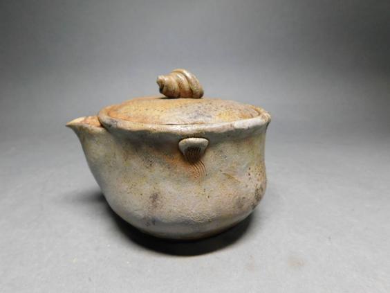 岡黒　極上　初だし品　備前焼　春芳　巻貝摘み　手捻り宝瓶　無傷　珍品　稀少品　売り切り