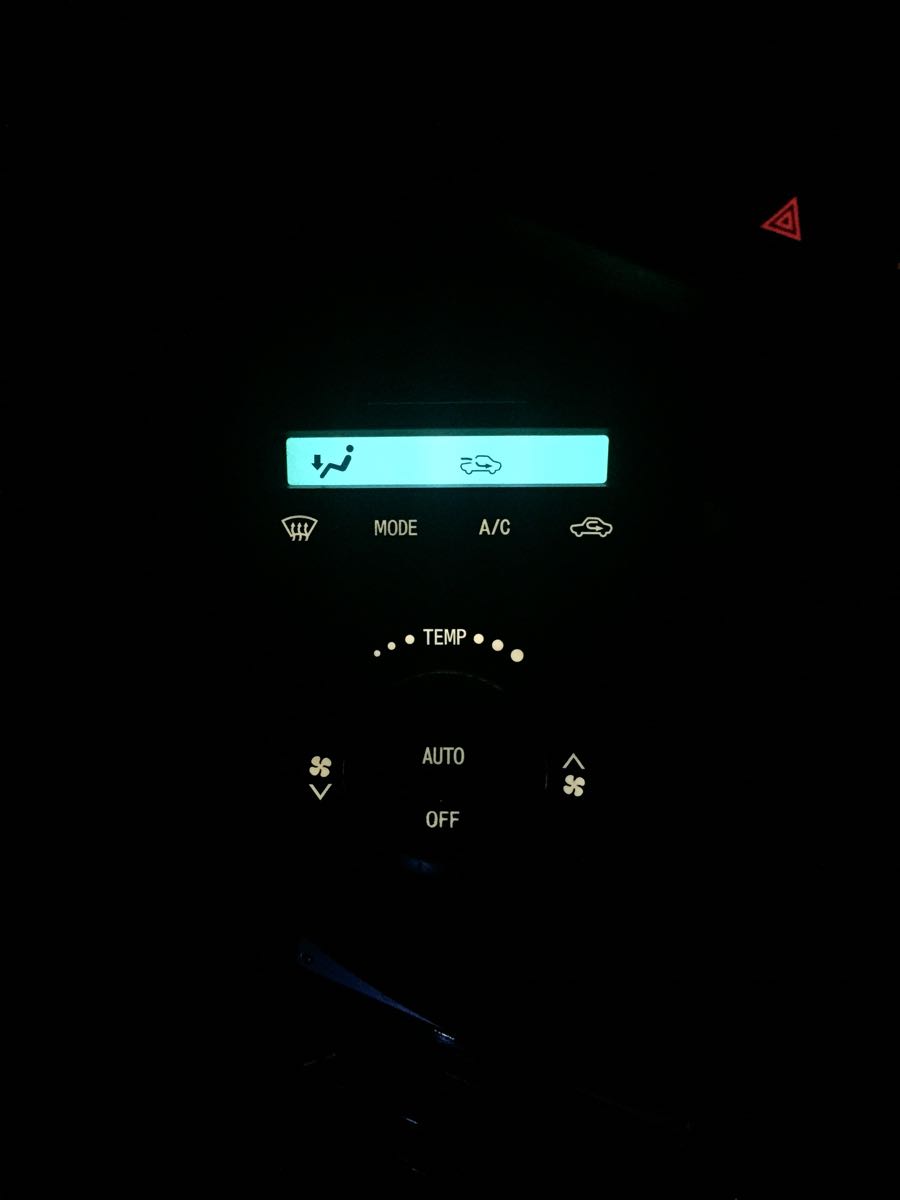 即決●ホワイト/アイスブルー LED打ち換え済●エアコンパネルスイッチ ムーブL175s 検索語ミラL275sソニカL405sアトレーS321 331ミラココア LED エアコンパネルLED打ち換え(アイスブルーLED使用)（トヨタ ヴェル 完成品MK53S アイスブルーLED打ち替え エアコンパネルとステアリングスイッチLED打ち替え
