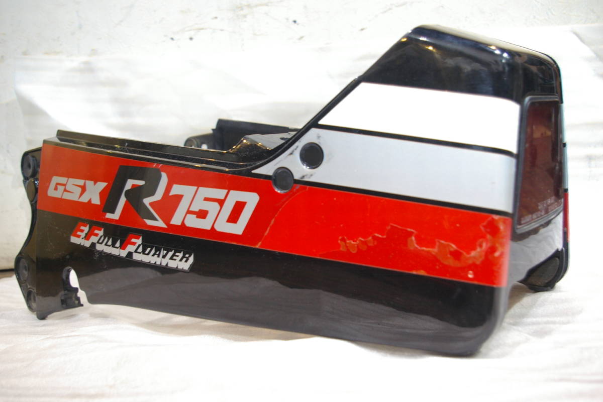 希少 GSX-R750 純正 左 右 センター テールカウル セット テールランプ