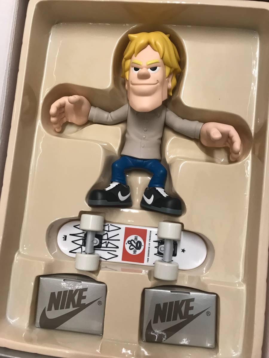 MEDICOM TOY×NIKE SB REESE FORBES フィギュア限定 【公式通販】