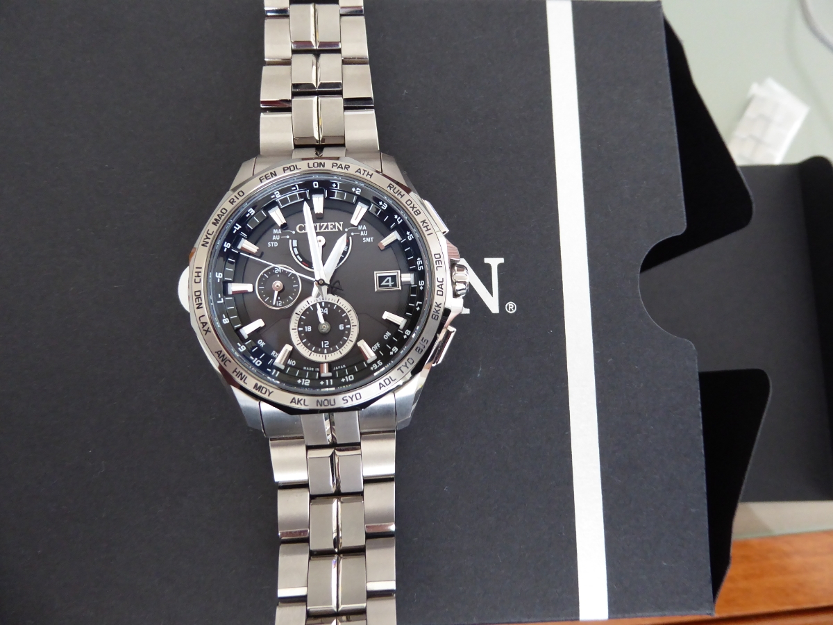Citizen Attesa アテッサ エコ ドライブ電波時計 At9096 57e 品 アテッサ 売買されたオークション情報 Yahooの商品情報をアーカイブ公開 オークファン Aucfan Com