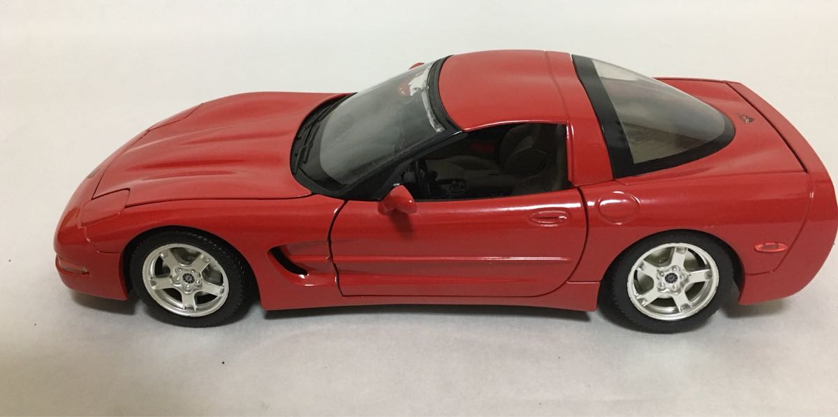 buragoブラーゴ 1/18 CHEVROLET CORVETTEシボレーコルベット C5 1997