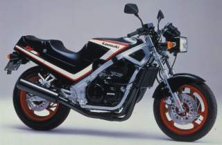 CREAM 1&frasl;12 Kawasaki FX400R トランスキット GPZ400Rベースキット付き