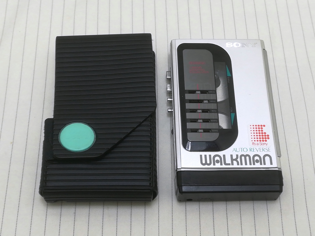 ジャンク故障品 SONY WALKMAN WM-104 カセットウォークマン 写真が