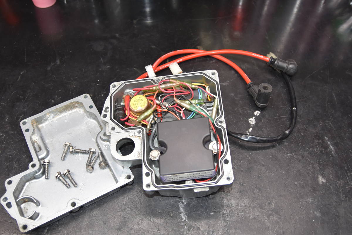 カワサキ800 電装ボックス