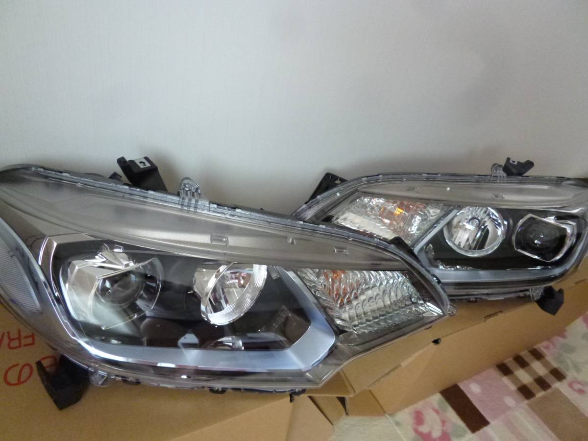 ☆美品☆フィット ヘッドライト 左右セット LED GP ハイブリッド 