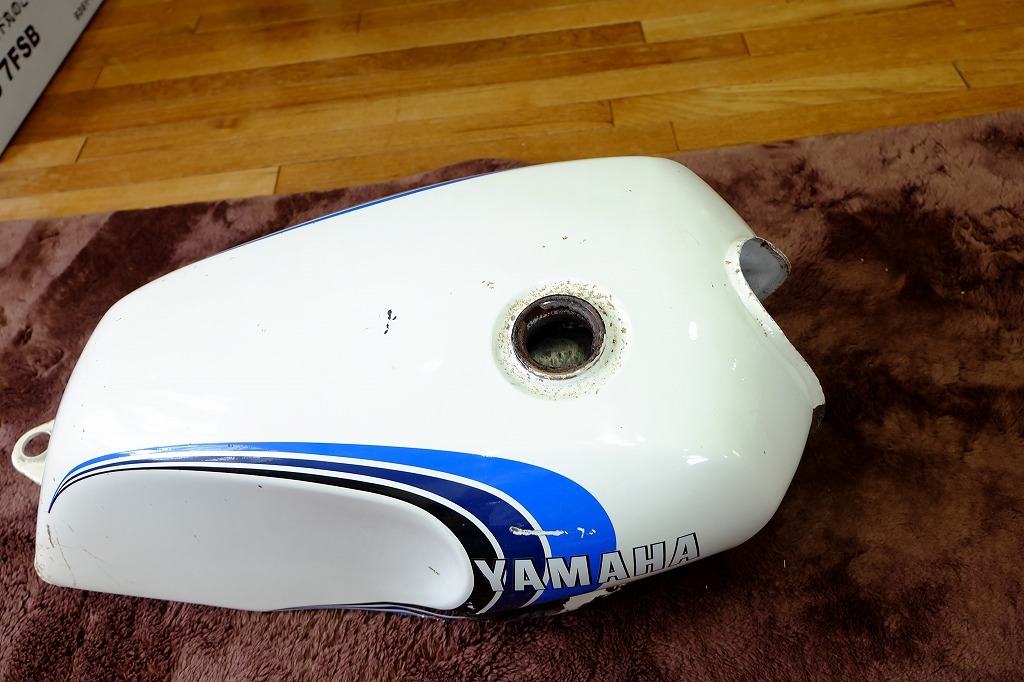 RZ250 ガソリンタンク 4L3 初期型 RZ250初期型4L3タンク RZ250 ガソリンタンク 4L3 初期型 YAMAHA