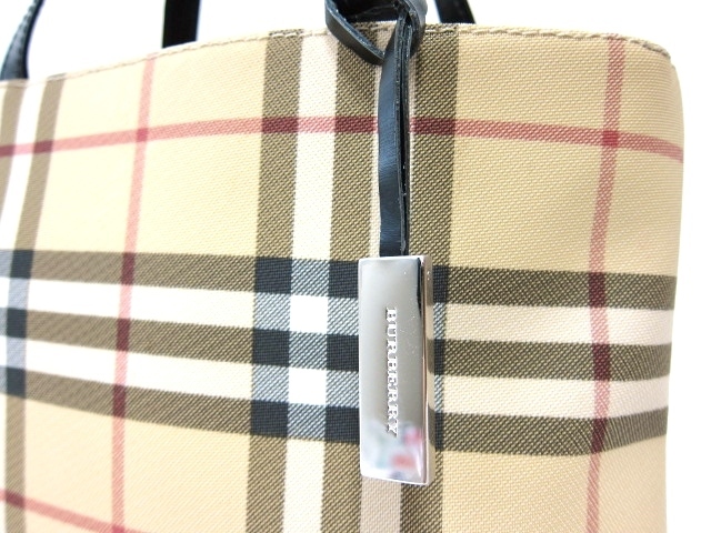 美品 BURBERRY バーバリー ノバチェック柄 ロゴチャーム付 ナイロン