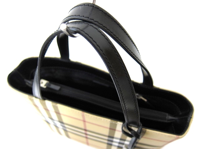 美品 BURBERRY バーバリー ノバチェック柄 ロゴチャーム付 ナイロン