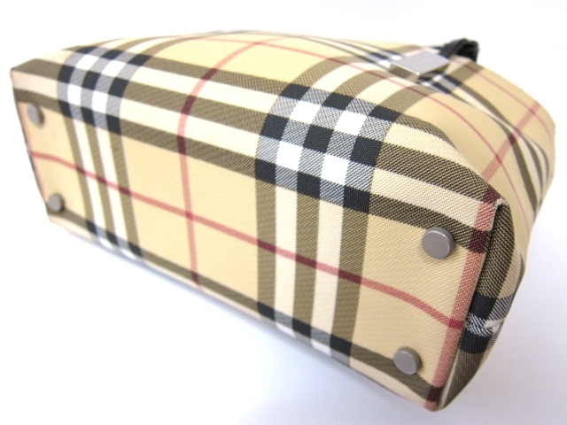 美品 BURBERRY バーバリー ノバチェック柄 ロゴチャーム付 ナイロン