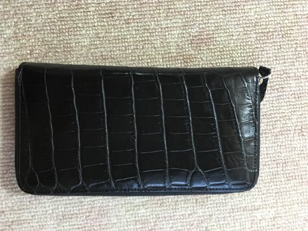 クロコダイルのラウンドファスナー長財布 シェルビー