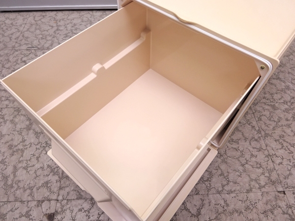 TUPPERWARE 未使用□タッパーウェア スーパーチェスト ミニ（クリーム