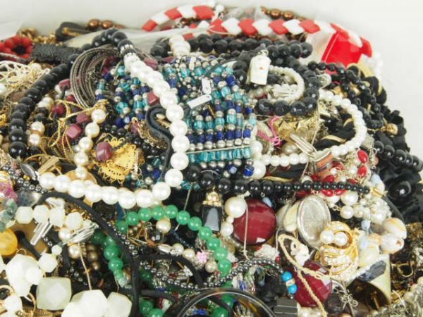 アクセサリー 大量セット 約15kg ネックレス イヤリング 等 まとめて