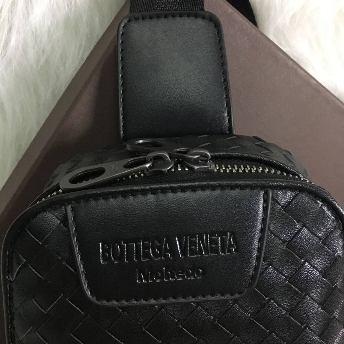 バンナイズ VanNuys 黒ショルダーバッグ