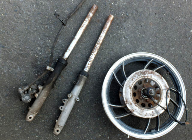 RZ250(4L3) フロントホイール(Wディスク) フロントフォーク左右◇中古
