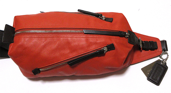 美品☆COACH／コーチ レザーボディバッグ トンプソン◇オレンジ 70360