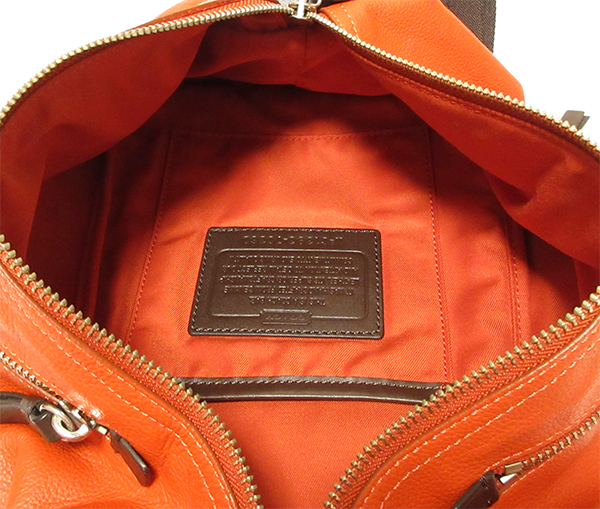 美品☆COACH／コーチ レザーボディバッグ トンプソン◇オレンジ 70360
