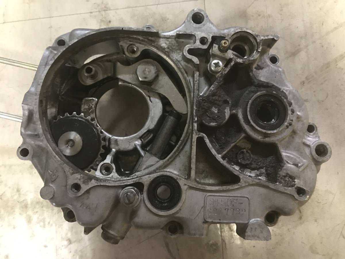 ホンダ ダックス ST50 クランクケースST70クラッチカバー 