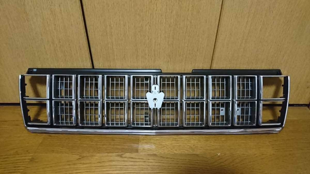美品　激レアトヨタ クラウンMS125 フロントグリル 未使用！MS125クラウン後期フロントグリル トヨタ 旧車 フロント