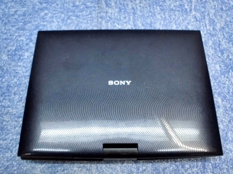 ソニー SONY | ソニー8型ポータブルDVDプレーヤーで映画くっきり表示
