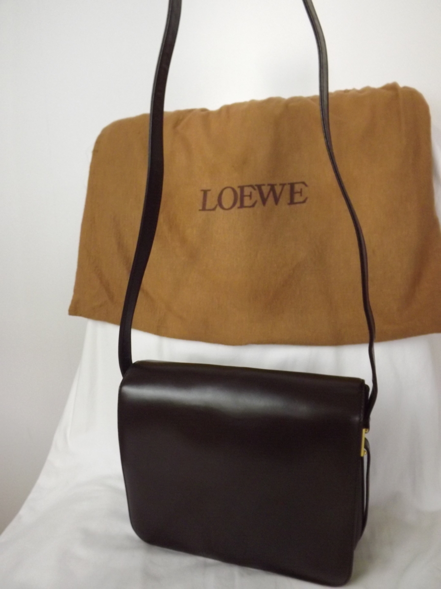 LOEWE(ロエベ) ヴィンテージ レザーショルダーバッグ 斜めがけできます