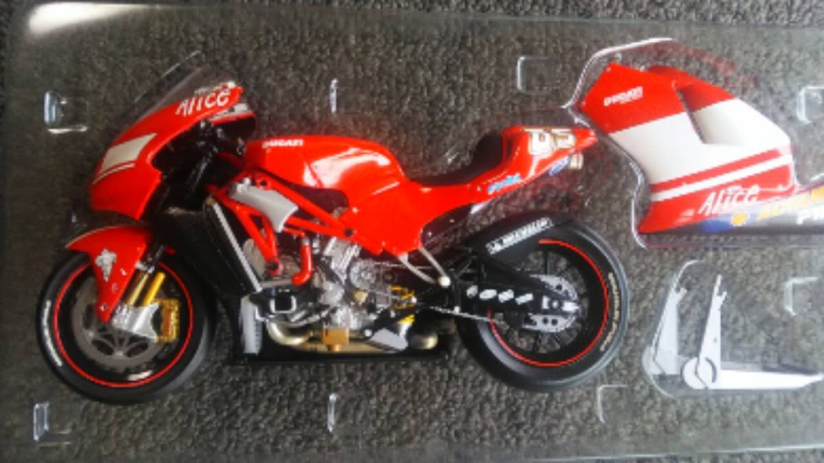 MINICHAMPS】1/12 DUCATI DesmoSedici・MotoGP2004 Ducati Desmosedici
