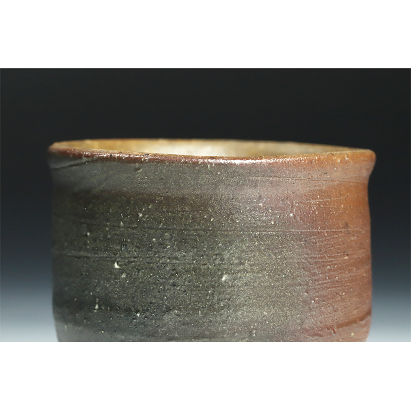 【山本陶秀　人間国宝】備前　酒呑　共箱付　本物保証　≪美術品の極≫　Ｎｏ．9　伊部　ぐい呑　 共箱付 本物保証 美術品の極 萩焼盃 ≪美術品 ネットショップ圭