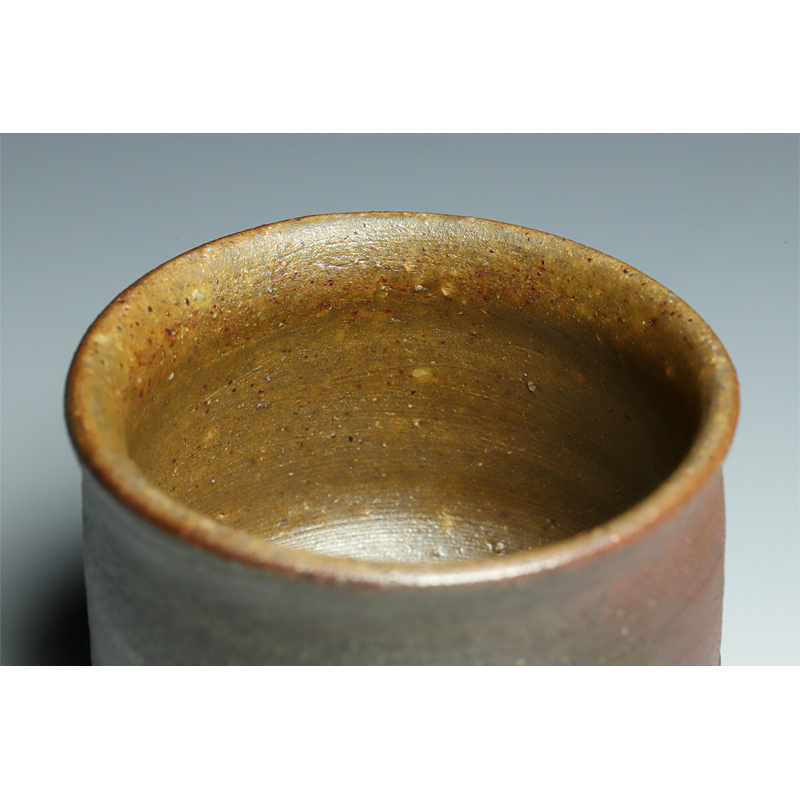 【山本陶秀　人間国宝】備前　酒呑　共箱付　本物保証　≪美術品の極≫　Ｎｏ．9　伊部　ぐい呑　 共箱付 本物保証 美術品の極 萩焼盃 ≪美術品 ネットショップ圭