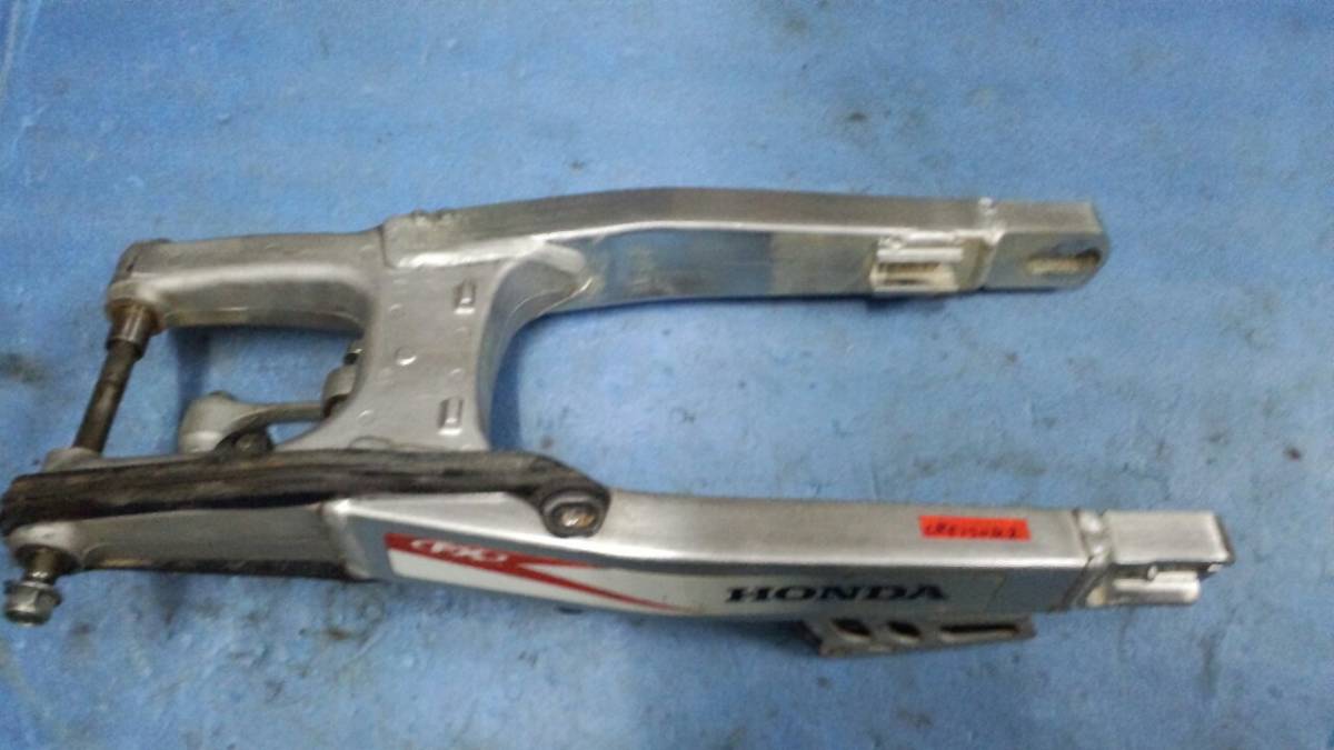 08CRF150R2ラージホイール純正実働スイングアーム一式 グリス切れなし