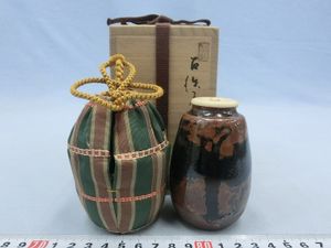 瀬戸 山口正文 作 大海茶入 茶入 共箱 茶道具 新品 未使用 保管品 です。 源・hz】瀬戸名工 山口正文 作 鉄釉掛 瀬戸大海茶入/仕覆・共箱
