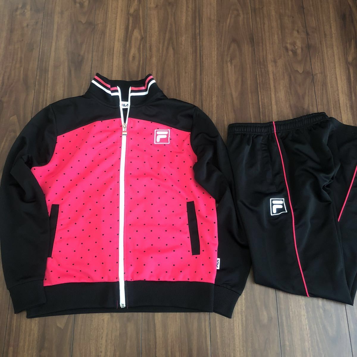 女の子 ジャージ上下セット Fila フィラ 150センチ 160センチ 上下セット 売買されたオークション情報 Yahooの商品情報をアーカイブ公開 オークファン Aucfan Com