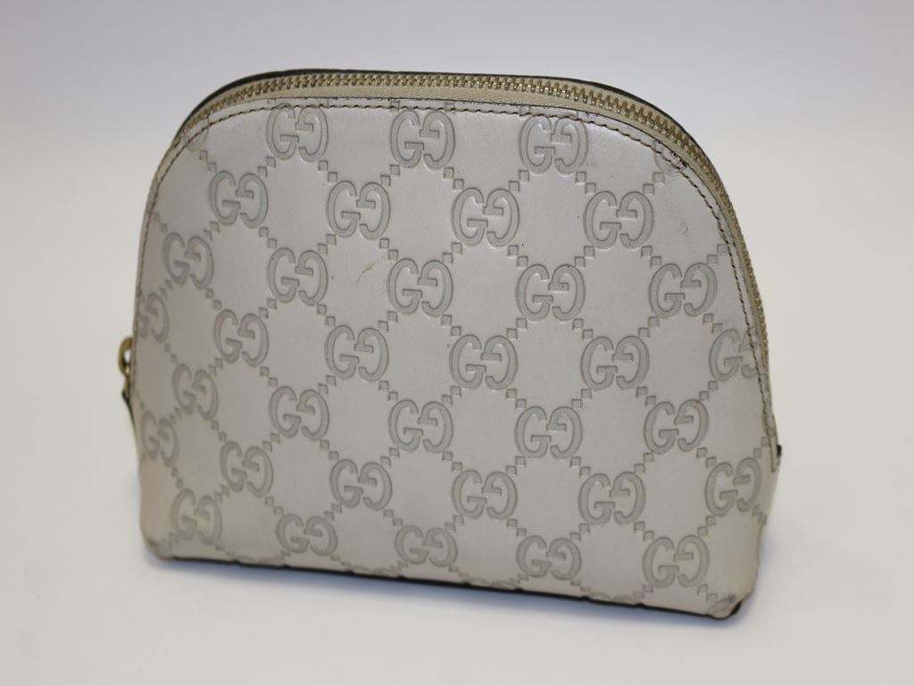 正規良品【グッチ】ポーチ　メイク、化粧ポーチ　小物入れ　レディース　本革/レザー　シマGG柄　白/ホワイト系　モ769