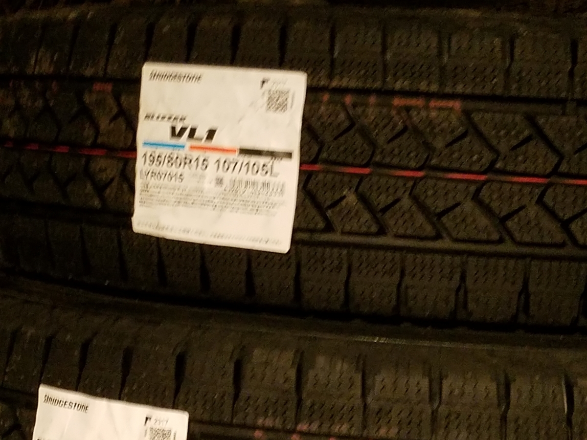 驚きの破格値，安い 195/80r15 ブリヂストン VL1 冬 スタッドレス タイヤ 4本セット 2018 ハイエース キャラバン(ブリヂストン)｜売買されたオークション情報、yahooの商品情報をアーカイブ公開 - オークファン 15インチ