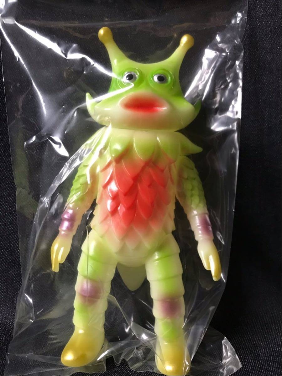 Yahoo!オークション BULLMARK⁄ウルトラマンレオ⁄ギロ星獣⁄ピンク