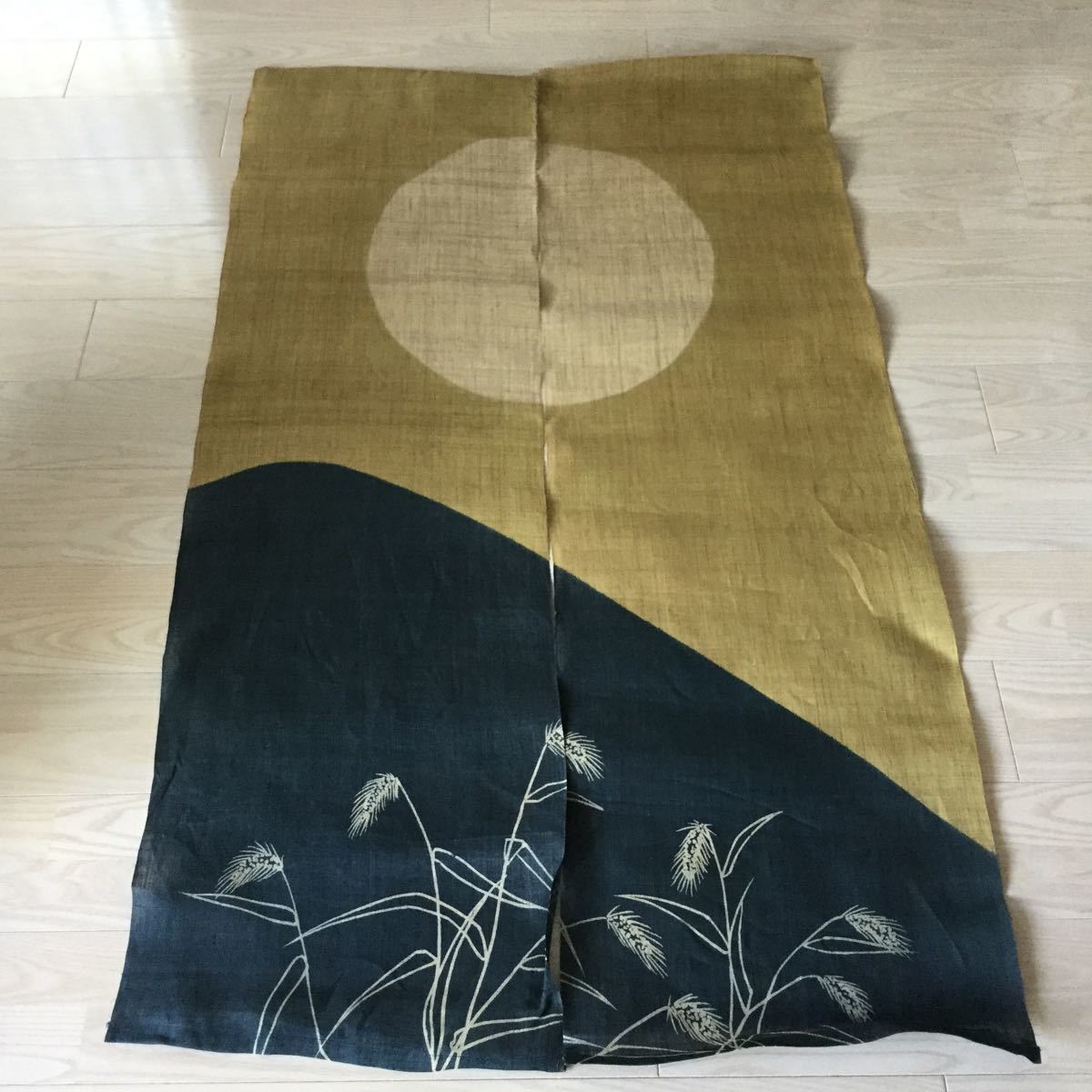 花と十五夜月とススキのデザイン麻のれん 一哉 のれん 月とすすき 花と十五夜月とススキのデザイン麻のれん 一哉 KYOTO