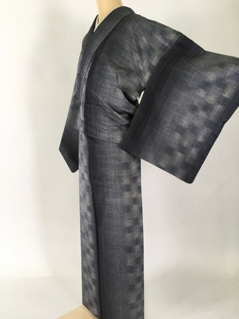 限定SALE，新作 バイセル 着物 名品 紬 青黒 幾何学 正絹 袷 10月 5月 身丈158.5cm 裄丈64.5cm(その他)｜売買されたオークション情報、yahooの商品情報をアーカイブ公開 - オークファン その他