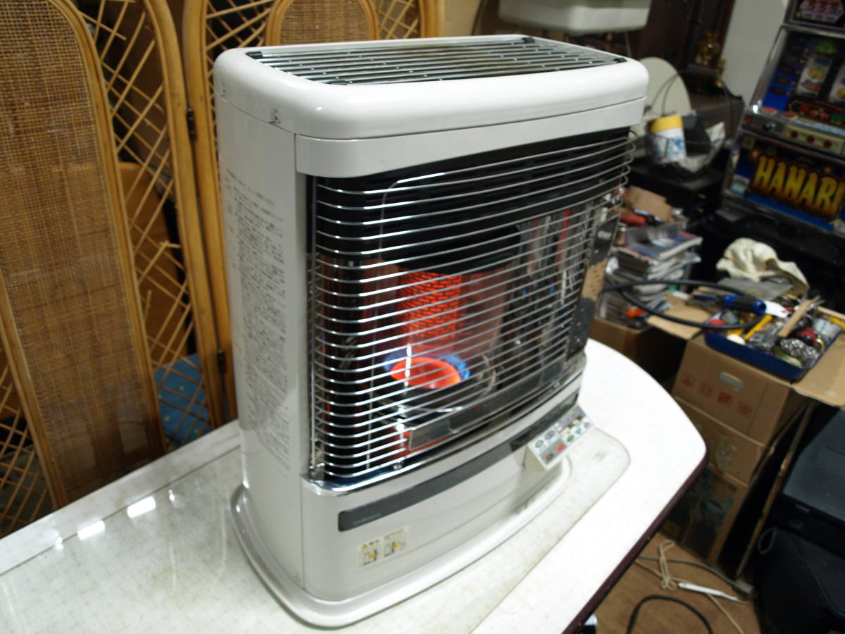 CORONA FF式ストーブ 密閉式石油ストーブ 製造年2005 コロナ 密閉式 