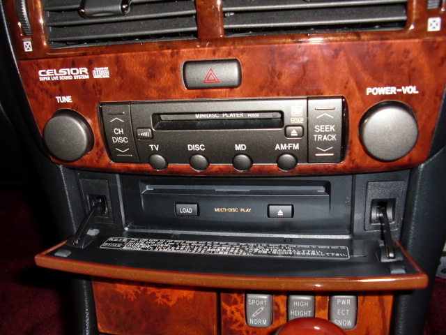 車 セルシオ30後期 MD.DVDチェンジャー マークレビンソン