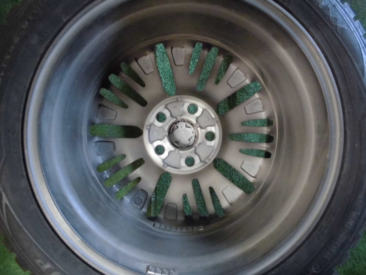 中古溝ありダンロップスタッドレスセット235/50R18 30系アルファード等