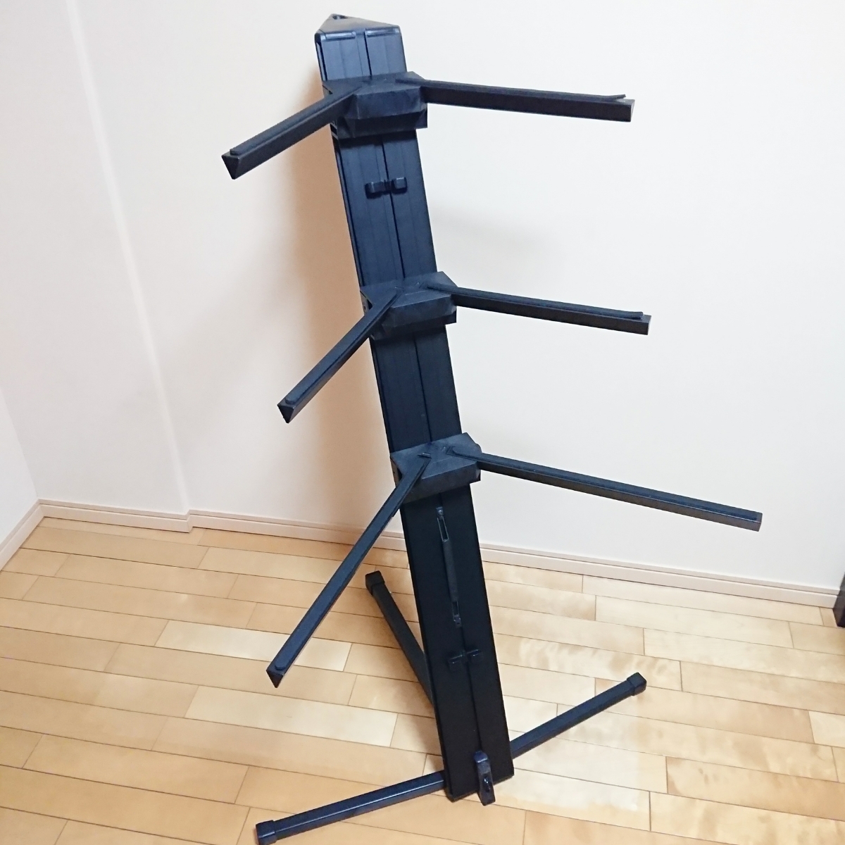【中古品、室内使用のみ美品】ULTIMATE AX-48B キーボードスタンド オプションバー1段追加 3段スタンド仕様