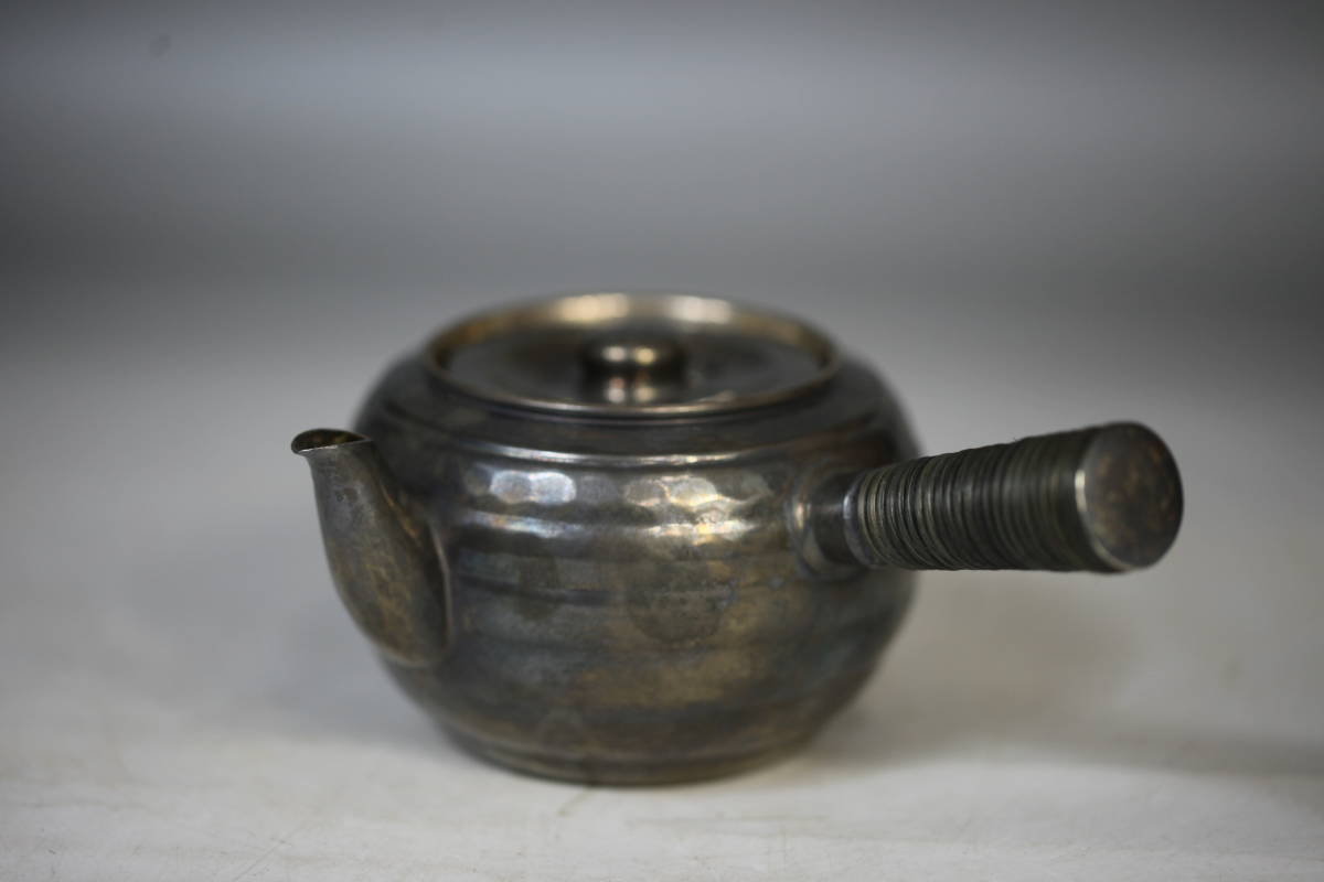 浮彫り五牛茶壺 急須 茶道具 煎茶道具 徳利 工芸品 美術品 置物 美術品・アンティーク・コレクション 浮彫り五牛茶壺 急須 茶道具 煎茶