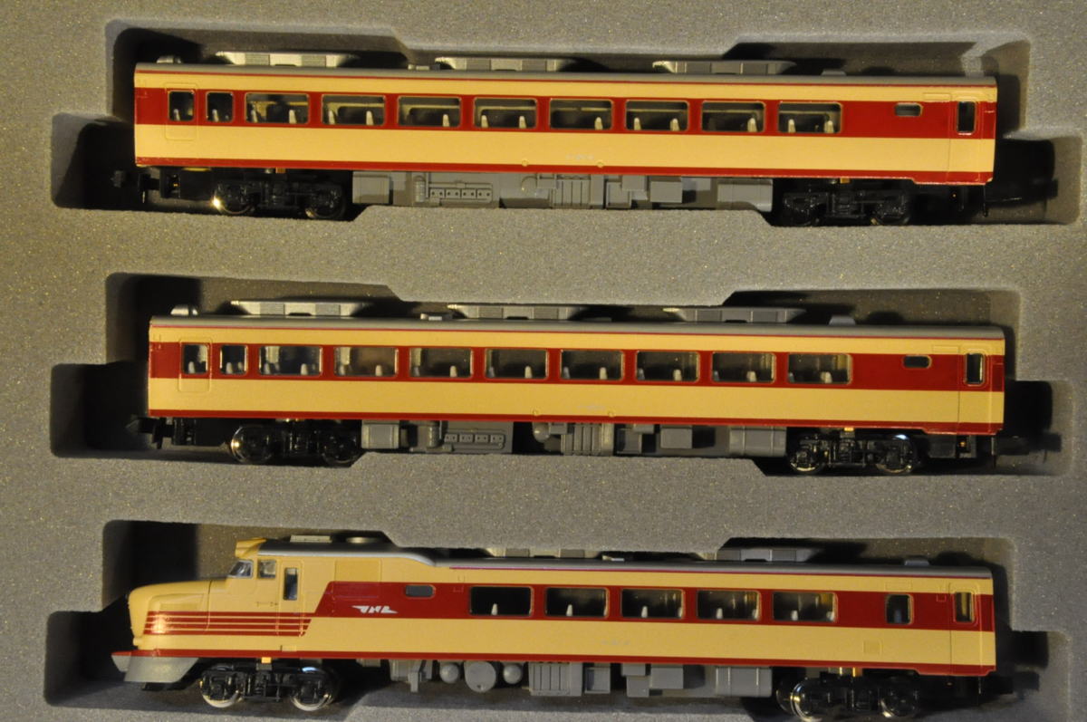 亜鉄社○良品○KATO 品番10-325、キハ81系 特急形気動車 、7輛 鉄道