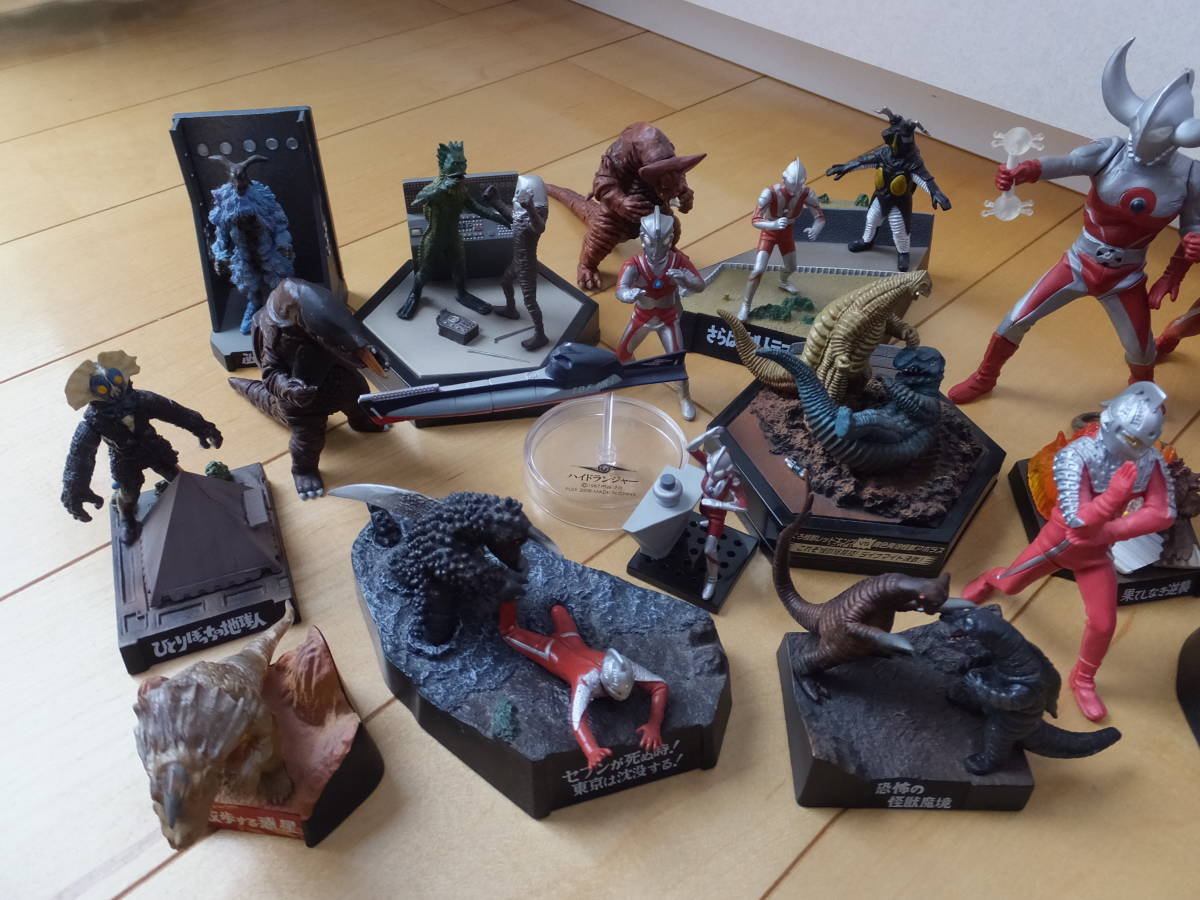 初代ウルトラマン ウルトラセブン ガチャガチャ フィギュア 中古品