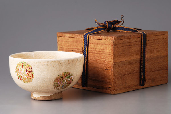 ☆真美☆mt85 時代色絵花文茶碗 江戸時代 古い茶道具 オフホワイト