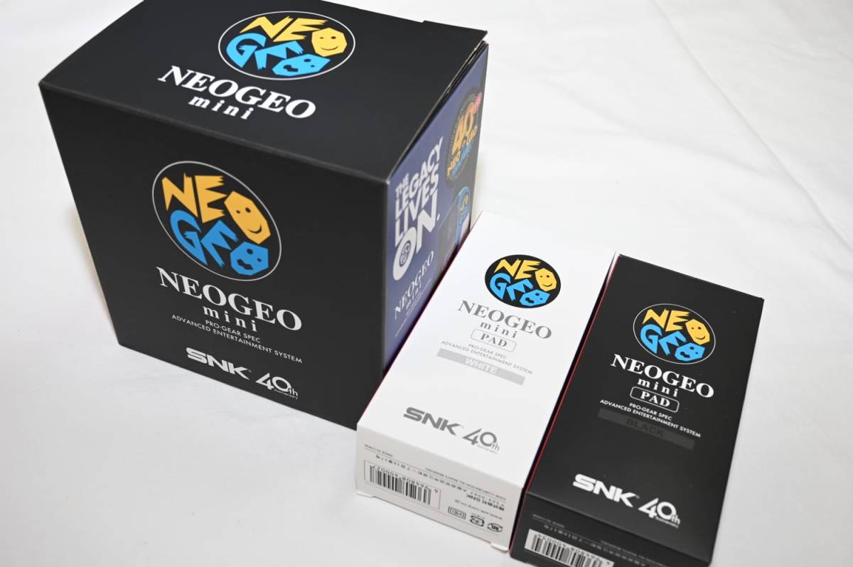 NEOGEO mini 美品 コントローラ2個セット、ケース付き 新品未開封 