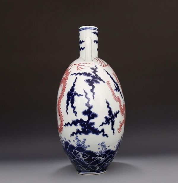 ◇御泓軒◇『清・乾隆年製款・古陶磁器・青花九龍紋杯・箱付』極細工