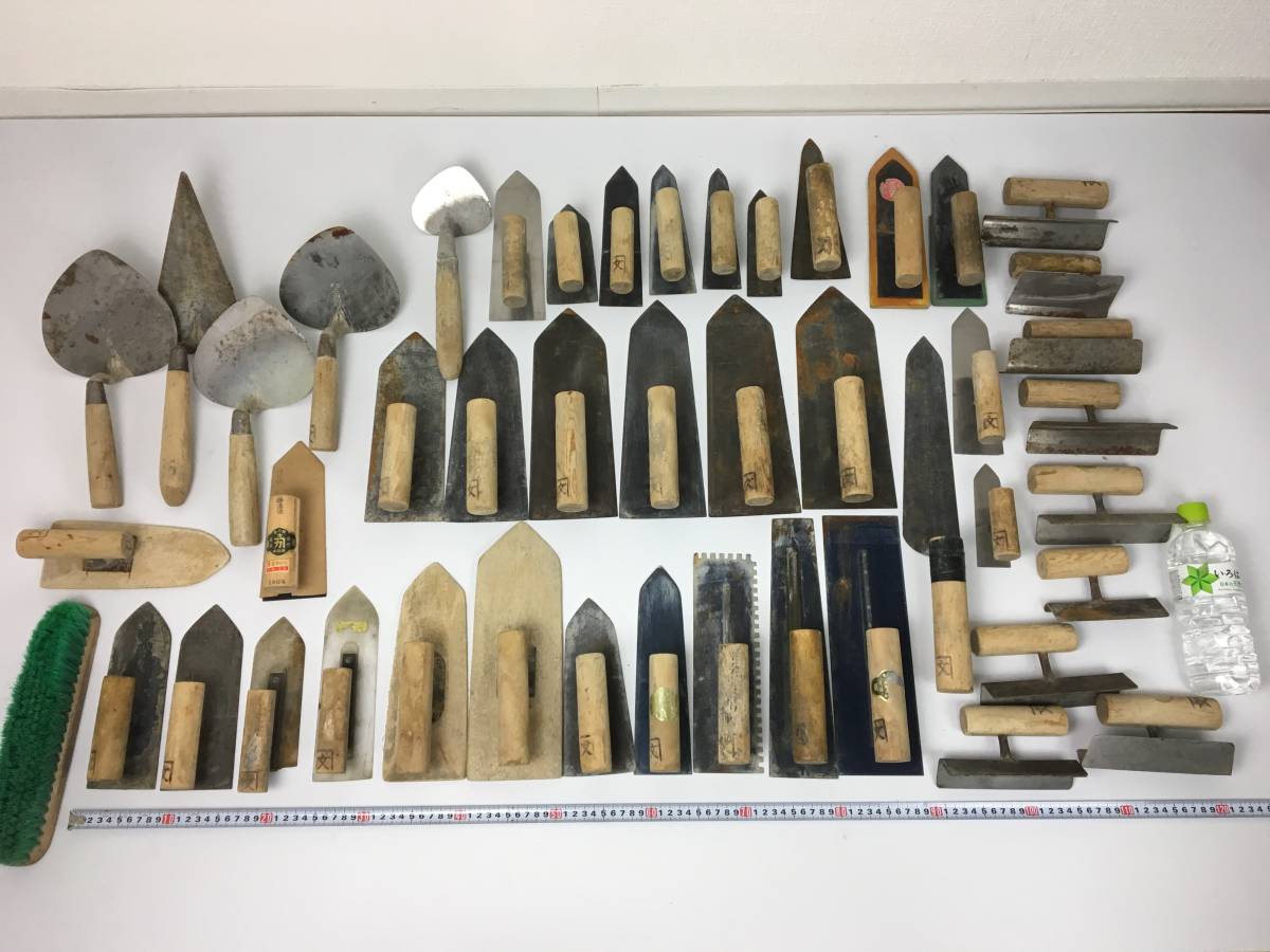 SG-394 左官鏝 まとめて 大量 金鏝 ゴム鏝 煉瓦鏝 ブロック鏝 木鏝 あり 面引き ハケ 仕上げ フロアー 土間 仕上げ 押さえ 本職 ...